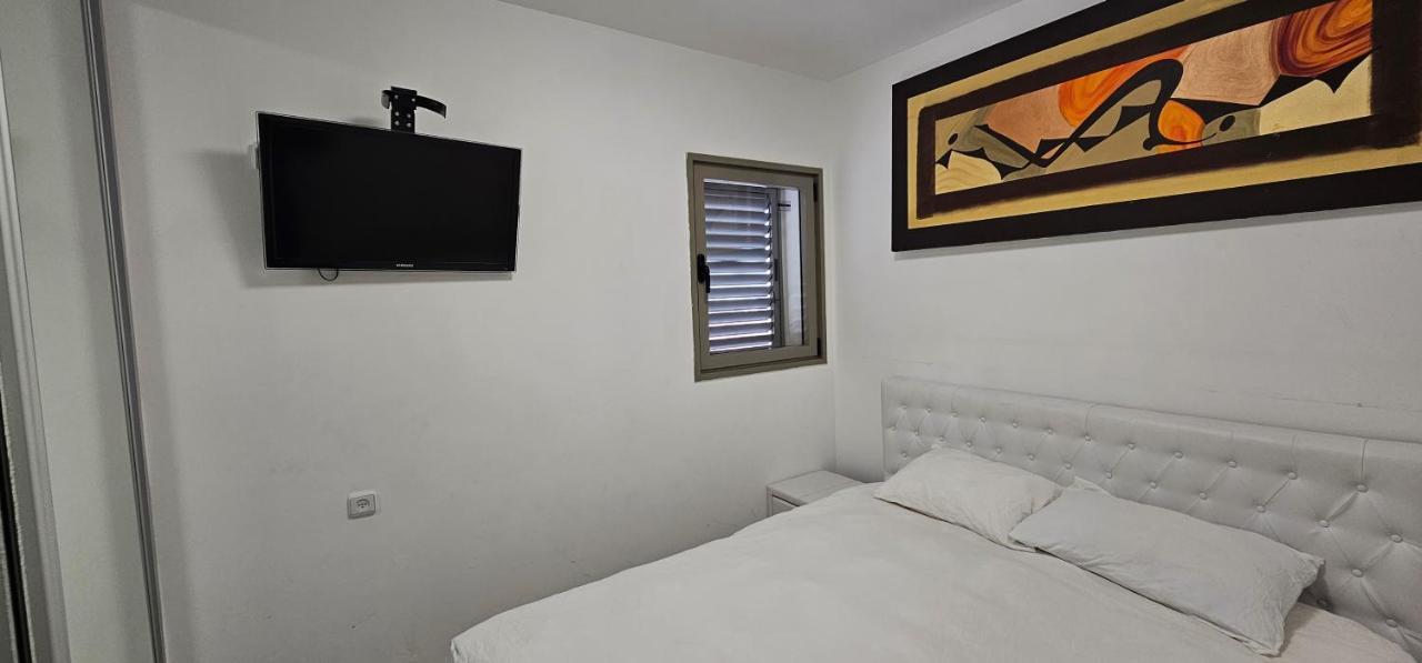 Top-Luxury Exclusive Аpt With Jacuzzi In Front Of The Sea إيلات المظهر الخارجي الصورة